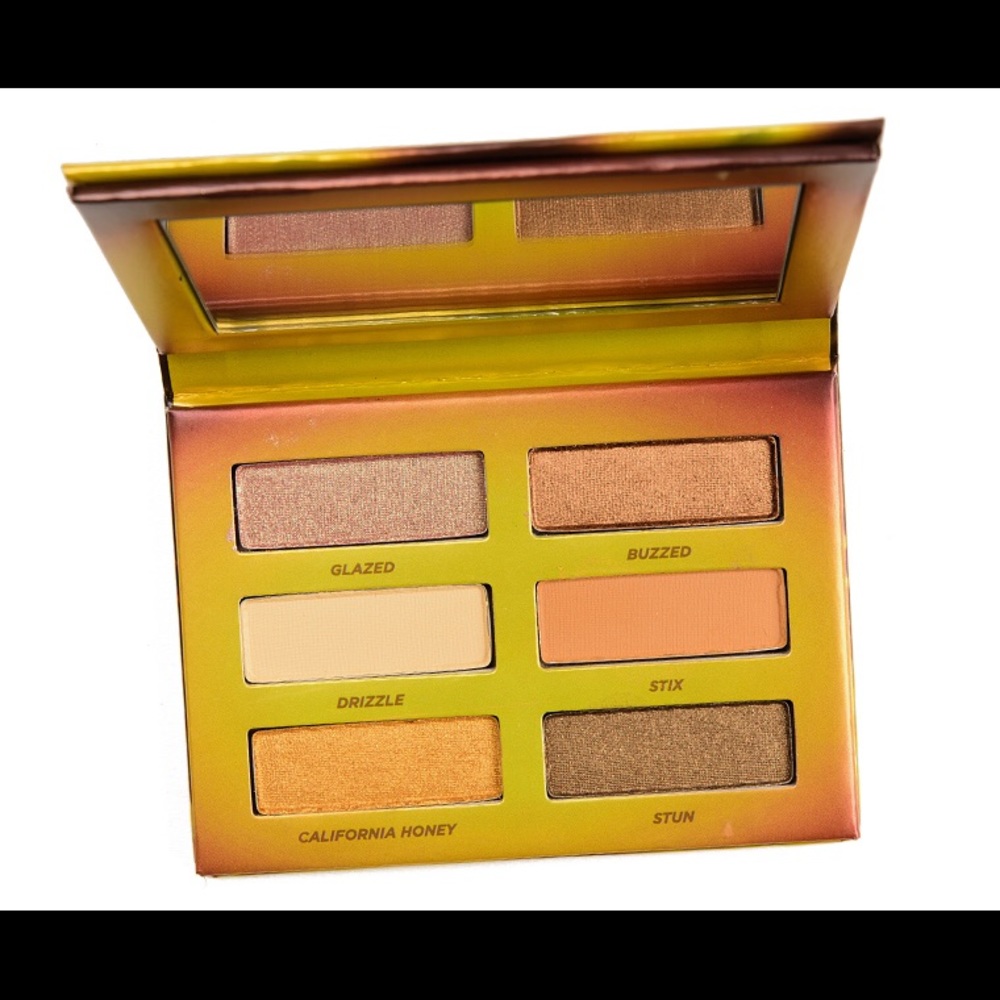 Urban Decay Mini Honey 🍯 w/ shadow primer